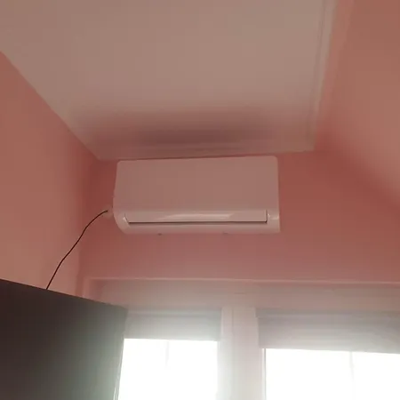 Sonia Vendeghaz Pensiune